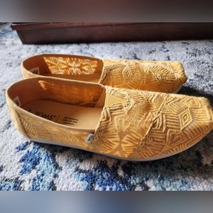 Toms Cloudbound Alpargata Womens Espadrilles Golden Yellow Geo Lace